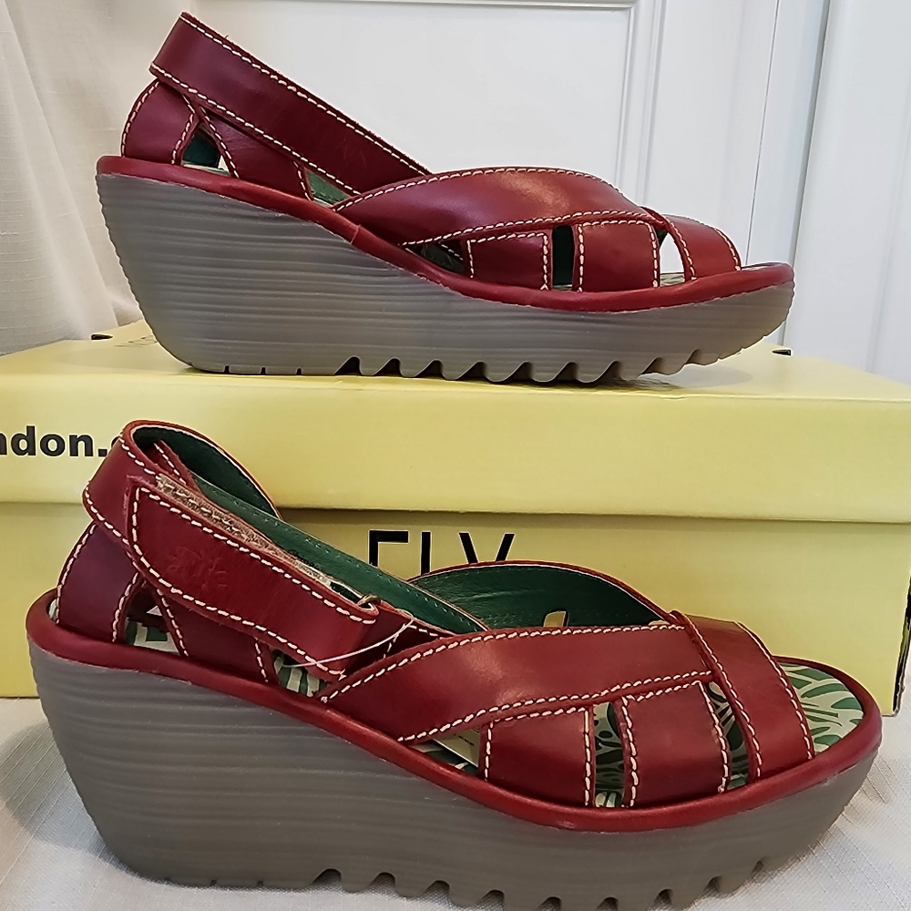 NWT FLY London Yossa Red Leather Platform Wedge Sandals, Size 7-7.5US / 38EU